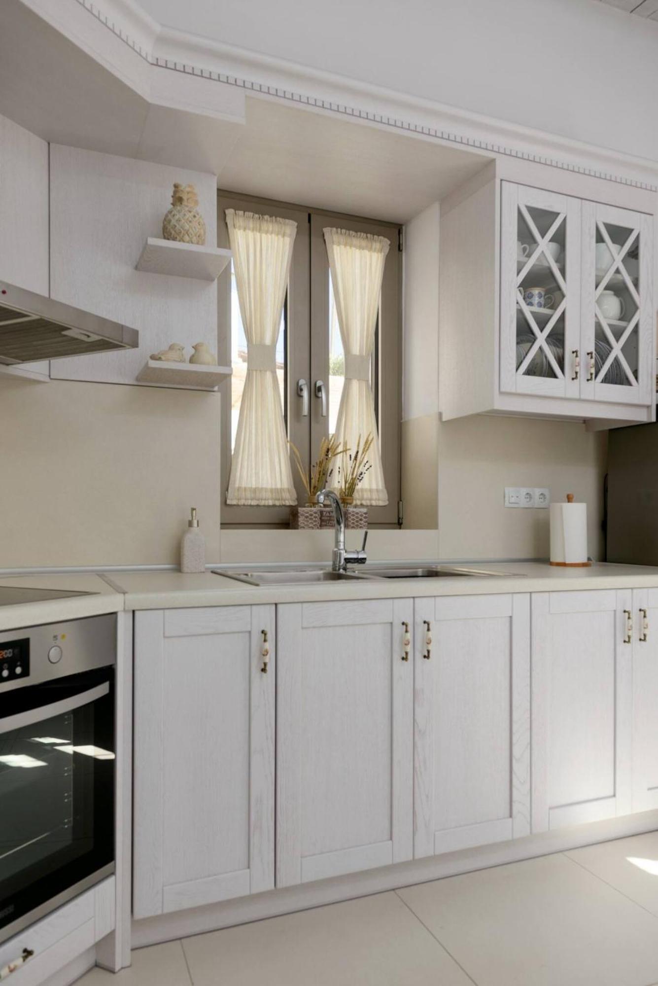 Chrisanthi Elegant Villa *
